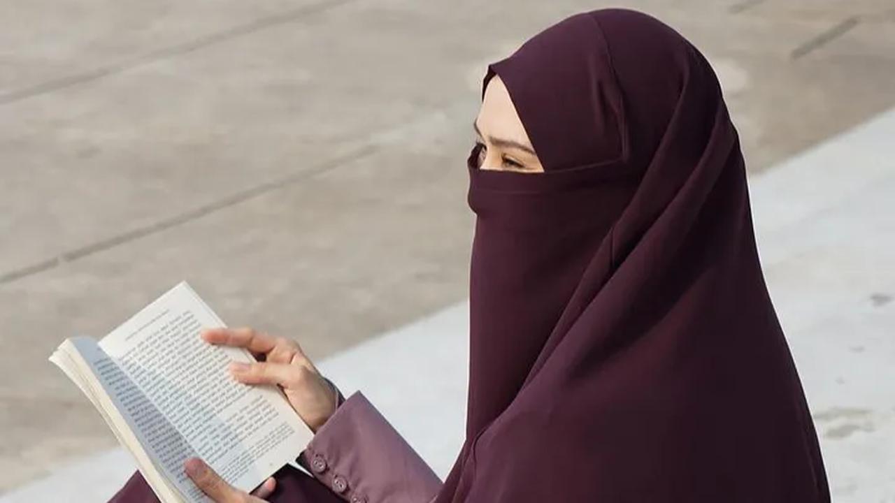 Penampilan Zaskia Adya Mecca langsung mencuri perhatian netizen. Mereka menuliskan berbagai komentar.<br>