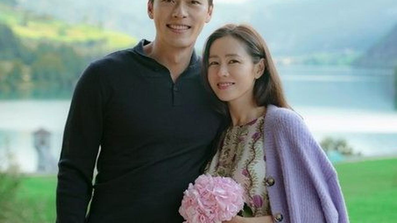 Pasangan Binjin (Hyun Bin-Son Ye Jin) mengikat janji pernikahan seindah yang ada di drama Korea pada 31 Maret 2022 lalu. Pasangan yang bikin baper banyak orang ini, kini telah memiliki seorang anak laki-laki yang lahir pada bulan November 2022 lalu.