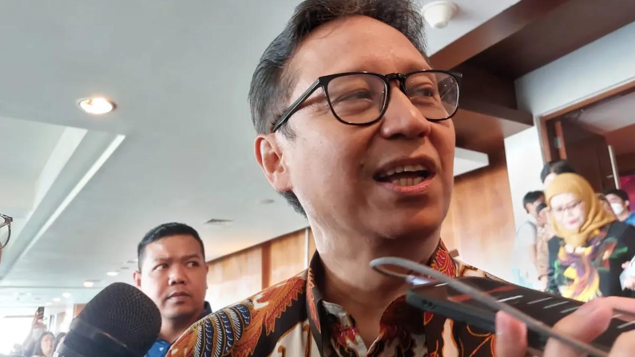Komisi IX DPR RI menggelar rapat kerja bersama Menteri Kesehatan RI Budi Gunadi Sadikin. Rapat tersebut membahas implementasi teknologi nyamuk Wolbachia dalam pengendalian demam berdarah dengue di Indonesia.