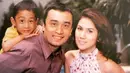 Bintang sinetron Bidadari itu dikaruniai anak pertama yakni Daffa Wardhana pada 28 November 1998. Kini Daffa sudah dewasa dan mengikuti jejak karier sang ibu. Daffa terjun ke dunia akting dan memulai debut dengan membintangi serial orisinal Vidio, Married with Senior, pada tahun 2022. (Liputan6.com/IG/@daffawardhana)