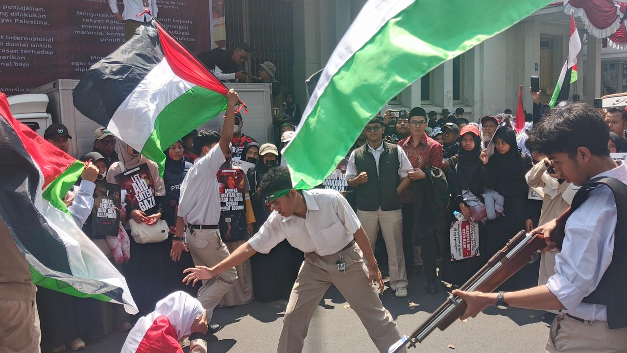 Demo Pelajar Bandung Dukung Palestina, Serukan Boikot Produk Israel