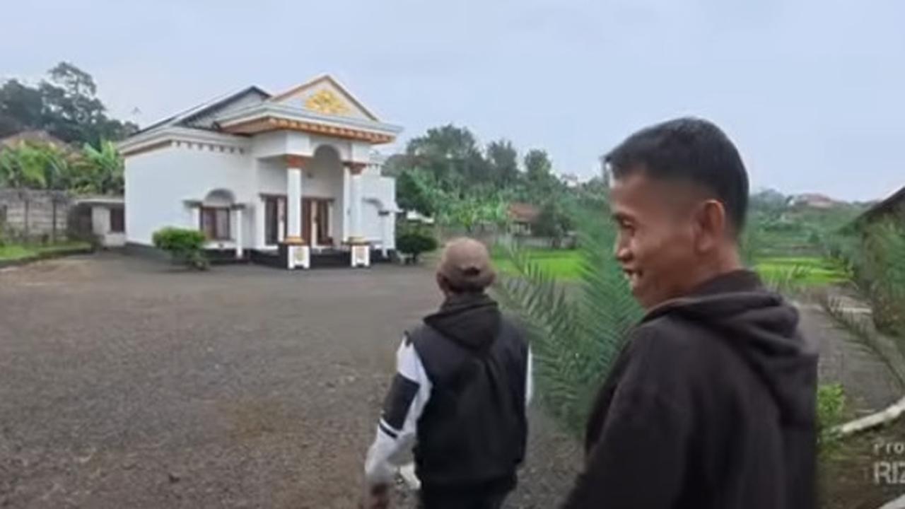 Tinggal Duduk Manis di Kampung dan Nikmati Masa Tua, Pria Paruh Baya Ini Miliki Bisnis WC Umum Jadi Miliarder