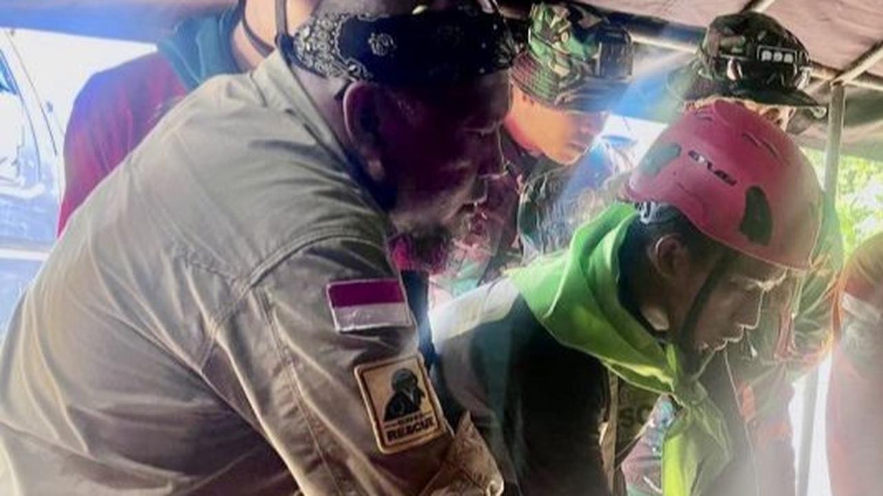 Cerita Relawan Tempuh Enam Jam Perjalanan Cari Heliopter Jatuh di Hutan Kalsel