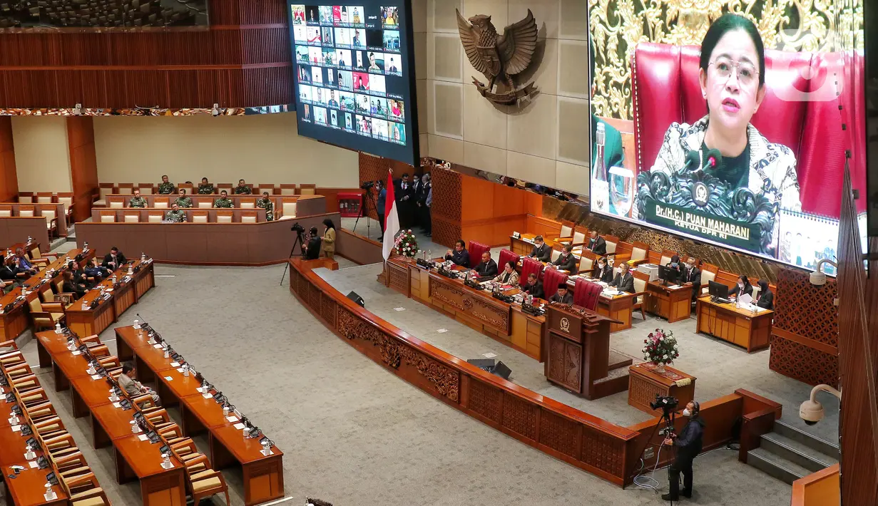 Suasana Rapat Paripurna Ke-12 Masa Persidangan II Tahun Sidang 2022-2023 di Kompleks Parlemen, Senayan, Jakarta, Selasa (13/12/2022). Dalam rapat tersebut, DPR menyepakati penetapan Laksamana TNI Yudo Margono sebagai Panglima TNI untuk menggantikan Jenderal TNI Andika Perkasa yang akan memasuki masa pensiun. (Liputan6.com/Angga Yuniar)
