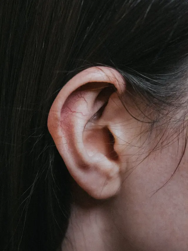 Adanya Infeksi pada Telinga