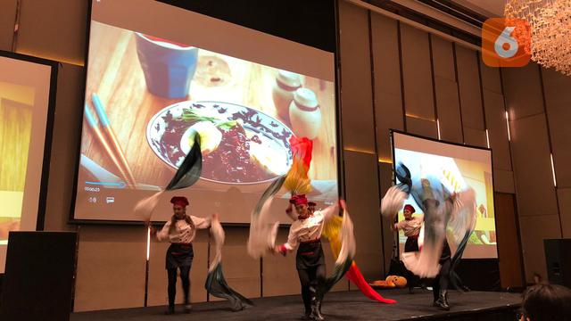 Pertunjukan Tarian di The Westin