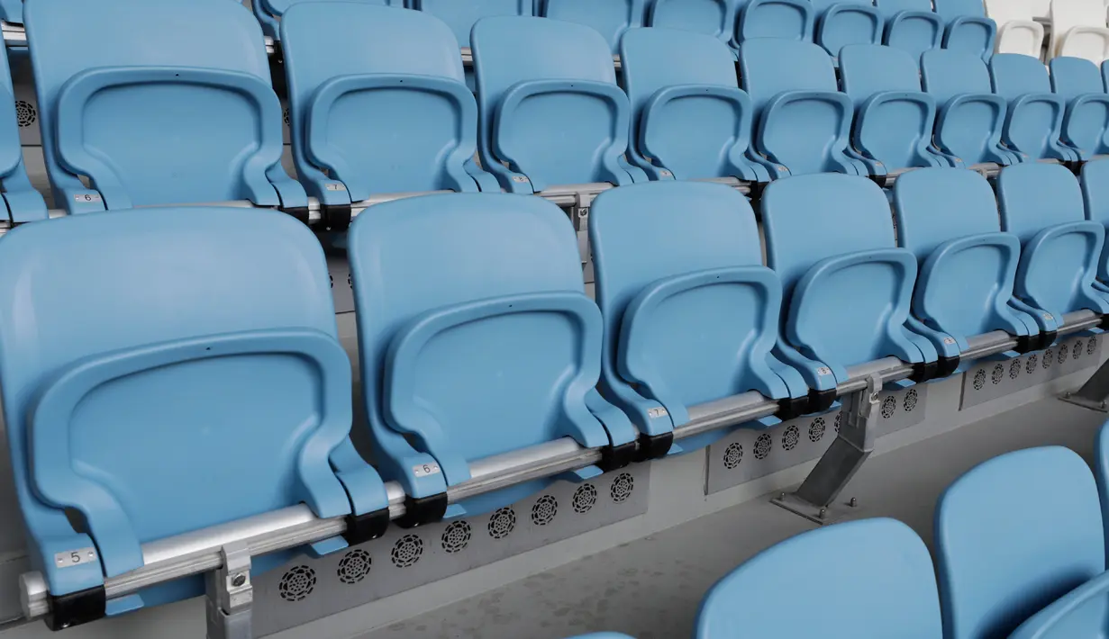 Sistem pendingin udara terlihat di bawah tempat duduk penonton Stadion Al Janoub, Doha, Qatar, Senin (16/12/2019). Stadion Al Janoub dilengkapi dengan sistem pendingin udara berteknologi tinggi. (AP Photo/Hassan Ammar)