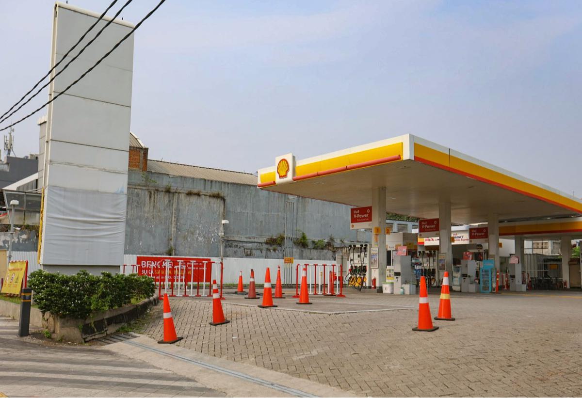 FOTO: SPBU Swasta Kehabisan BBM Non-Subsidi, Konsumen Kebingungan