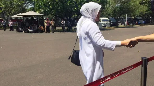 Ida Fauziyah menyambangi Istana Kepresidenan, Selasa (22/10/2019). (Merdeka.com/Titin Supriatin)