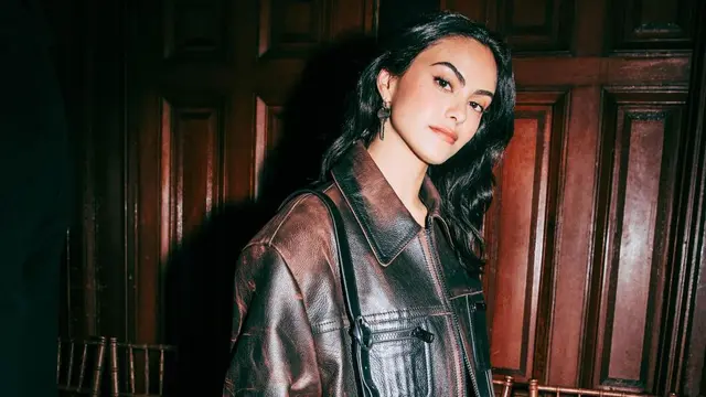 Camila Mendes di NYFW