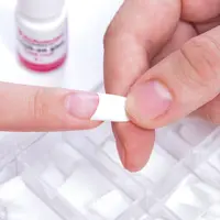 Perhatikan 3 Hal Ini agar Nail Extention-Mu Tidak Merusak Kuku / copyright shutterstock