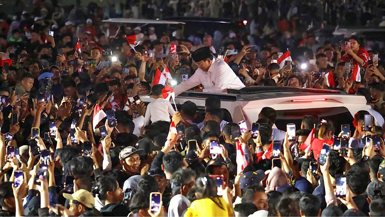 FOTO: Meriah! Pesta Rakyat & Karnaval HUT ke-80 RI Dimeriahkan TNI dan Kemhan
