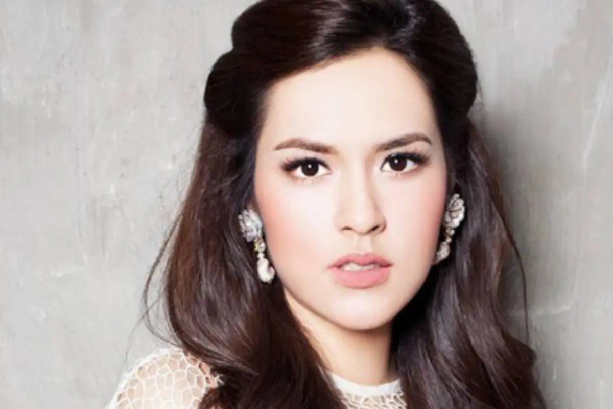 Bukan Hanya Raisa, Sederet Artis Ini Kece dengan Wavy Hair