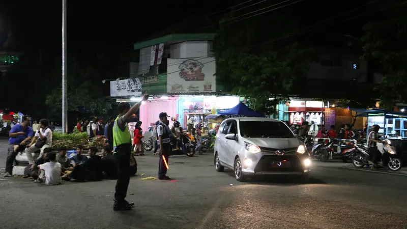 Kepolisian Kebumen menerapkan Car Free Night di kompleks Alun-alun Kebumen, pada malam pergantian tahun. (Foto: Liputan6.com/Polres Kebumen/Muhamad Ridlo)