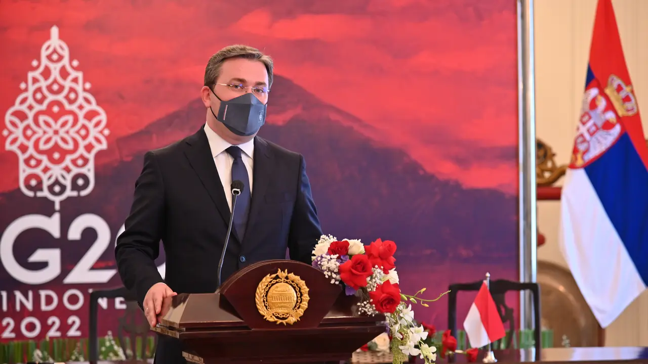 Menlu Serbia Nikola Selakovic mengunjungi Indonesia dan menemui Menlu Retno Marsudi pada Senin (23/5/2022). (Foto: Kemlu RI)