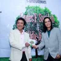 Album The Great Composer yang menggabungkan Oddie Agam dan James F. Sundah mendapatkan apresiasi tinggi dari masyarakat. Terbukti baru sekitar 2 bulan sejak dilepas ke pasaran, album ini sudah terjual 135 ribu keping. (Andy Masela/Bintang.com)