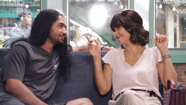 Reza Rahadian sebagai Tristan. (Foto: Dok. Instagram @film_tokobarangmantan)