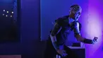 Salah satu pendiri Thai Air Guitar Jacob "Airlectric Eel" Conger tampil pada Kejuaraan Gitar Udara Thailand 2022 di Bangkok, Thailand, 18 Juni 2022. Kejuaraan gitar udara pertama diadakan pada awal tahun 1980 di Swedia dan Amerika. (LILLIAN SUWANRUMPHA/AFP)