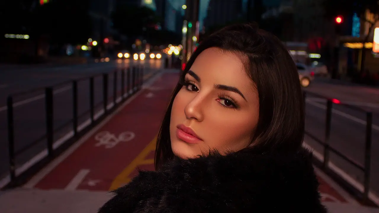 Inspirasi Outfit Mob Wife Aesthetic yang Glamor, Chic, dan Selalu Ikonis