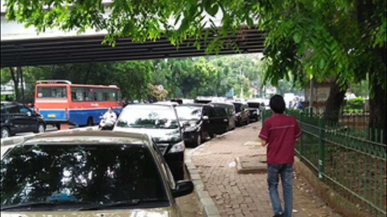 20151124-Wisuda di Balai Sudirman-Kemacetan-Parkir Liar-Pancoran