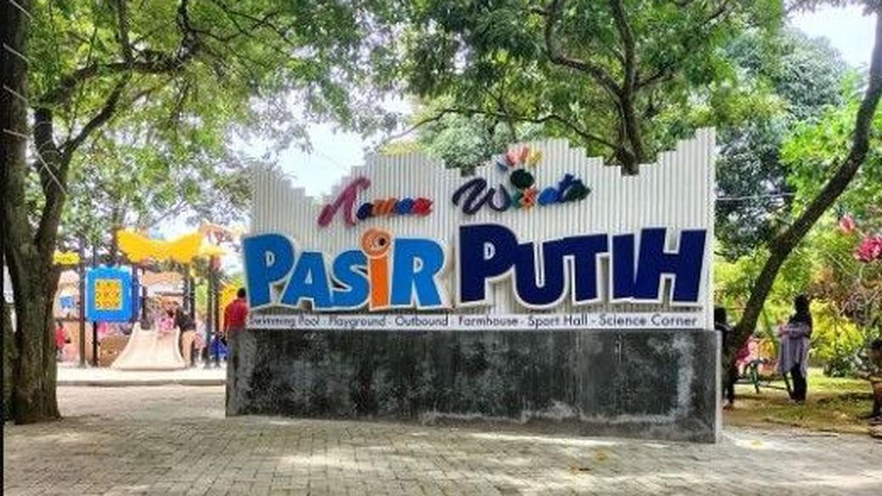 <b>Taman Wisata Pasir Putih</b><br>
