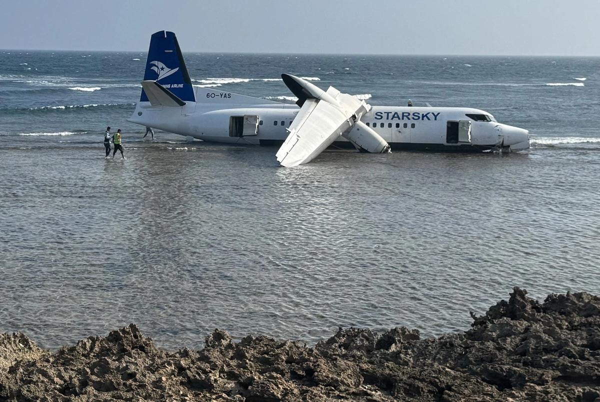 FOTO: Kepiawaian Pilot Selamatkan 55 Penumpang dalam Insiden Pendaratan Darurat di Somalia