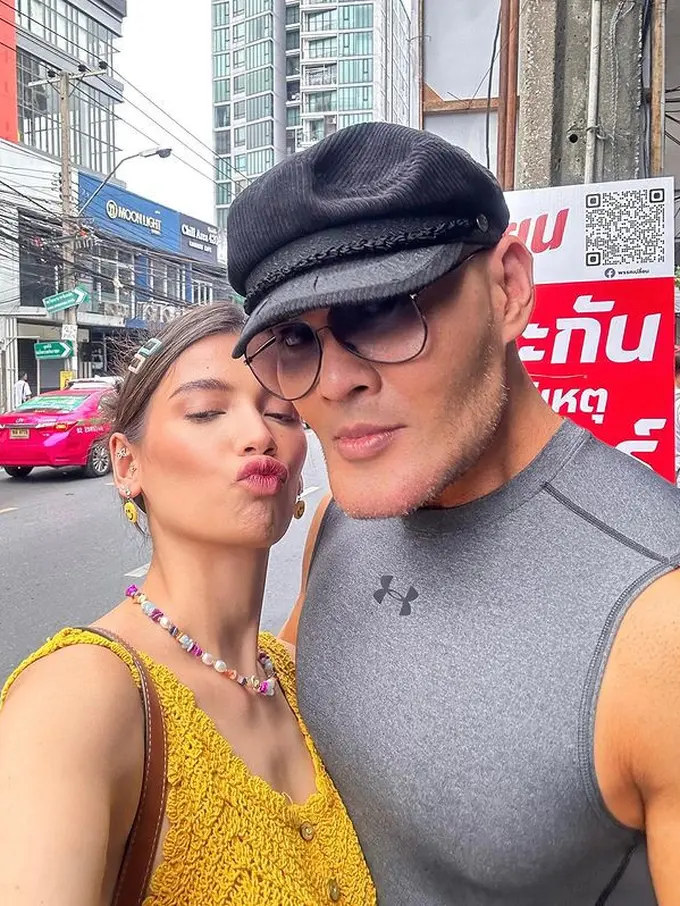 Deddy Corbuzier dan istri (Instagram/mastercorbuzier)