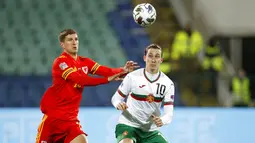 Pemain Wales, Jonny Williams, melakukan selebrasi usai mencetak gol ke gawang Bulgaria pada laga UEFA Nations League di Stadion Vassil Levski, Kamis (15/10/2020). Wales menang dengan skor 1-0. (AP Photo/Anton Uzunov)