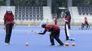 Sejumlah atlet Lawn Bowls saat mengikuti sesi latihan di Lapangan Hoki, GBK, Jakarta, Rabu, (19/9/2018). Latihan tersebut merupakan persiapan jelang Asian Para Games 2018. (Bola.com/M Iqbal Ichsan)