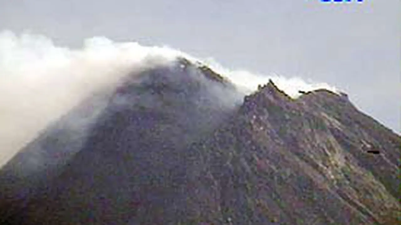 1704106bmerapi.jpg