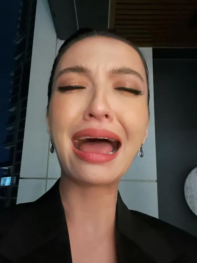 8 Potret Menggemaskan Wajah Raline Shah dalam Berbagai Emoticon, Tunjukkan Pesona Cantik Tanpa Pori-Pori