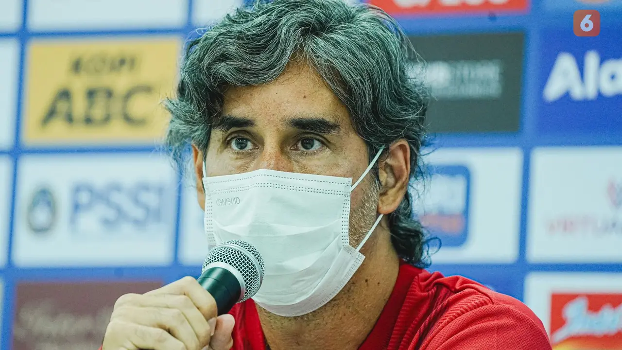 Stefano Cugguru atau Teco Sebelum Laga Lawan Persib Bandung