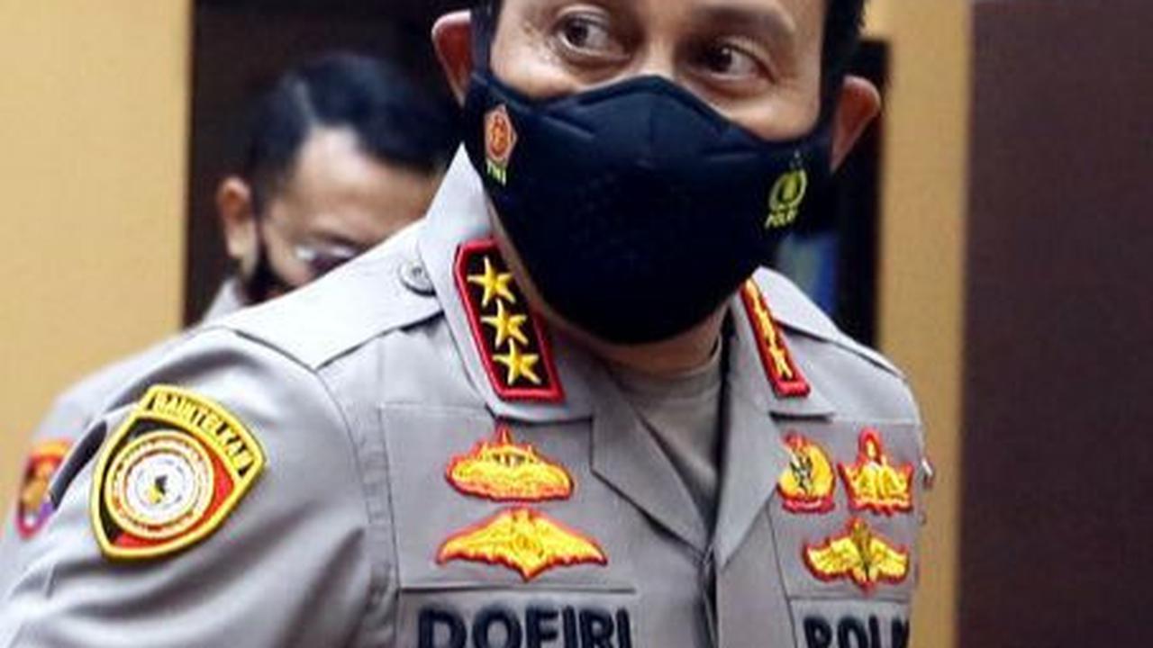 Jenderal Bintang 3 Polri Langsung Lari & Beri Hormat ke Pensiunan Kombes, Dulu jadi Komandannya Kini Pimpinan Pesantren