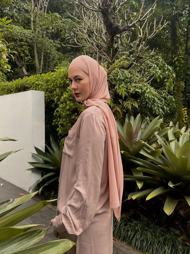 Look Andalan Paula Verhoeven (Instagram/@paula_verhoeven)