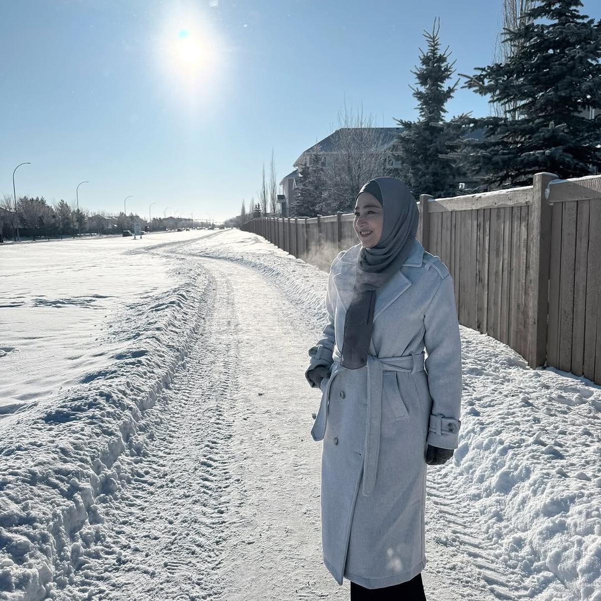 7 Potret Cindy Fatikasari dan Tengku Firmansyah Nikmati Winter di Kanada, Suhu -20 Derajat - Naik Mobil Serasa Naik Bombom Car