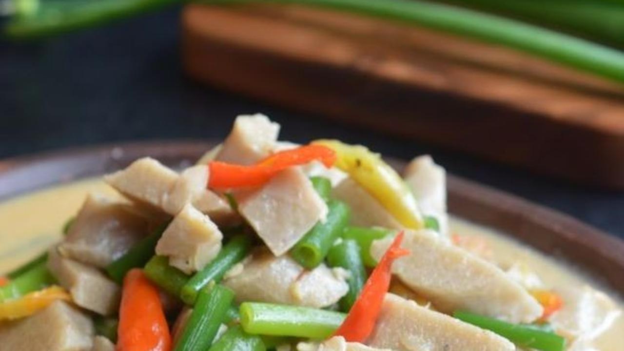 Sayur Lodeh dengan Daun Bawang dan Buncis