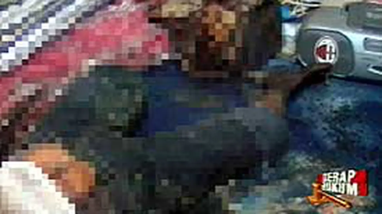 201204cderap.jpg
