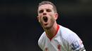 9. Ekspresi kegembiaran dari gelandang Liverpool, Jordan Henderson, usai timnya mengalahkan Crystal Palace pada laga Liga Premier Inggris di Stadion Selhurst Park, Minggu (6/3/2016). Crystal Palace takluk 1-2 dari Liverpool. (AFP/Glyn Kirk)