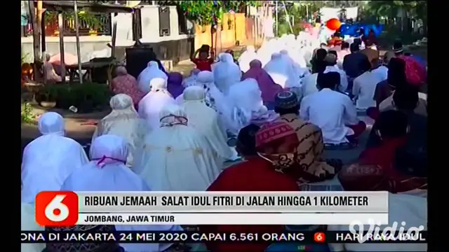 Pelaksanaan salat Idul Fitri secara berjamaah masih digelar di sejumlah lokasi. Salah satunya di masjid Roudhotul Musyaawaroh, Kemayoran, Surabaya. Sementara itu di Jombang, sekitar 2000 jamaah menggelar salat Idul Fitri berjamaah di jalan desa sepan...