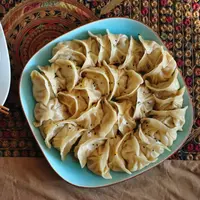 Jangan sampai kamu absen menyantap 8 hidangan ini jika berlibur ke Tiongkok. (Via: bonappetit.com)