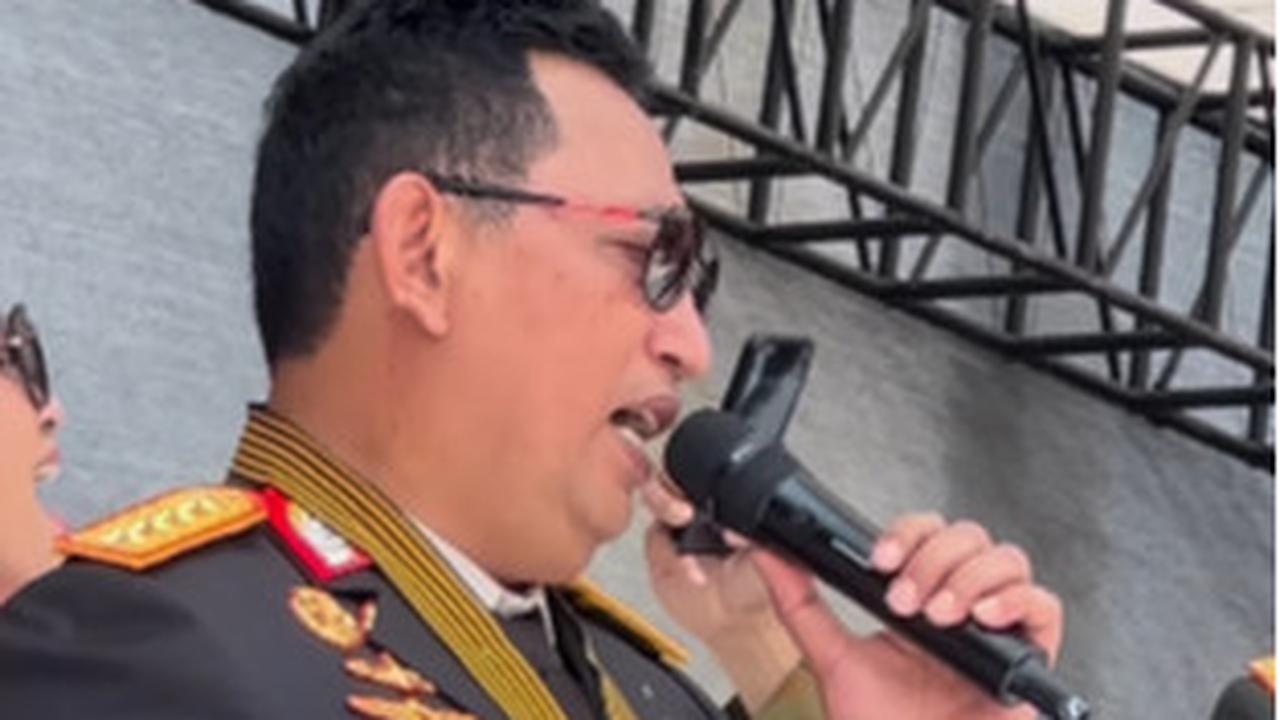 Jenderal TNI-Polri Duet Bareng Kaka Slank