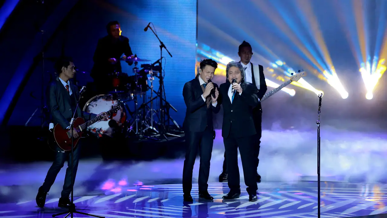 [Bintang] NOAH Bawakan 'Sajadah Panjang' Bimbo di The Biggest Concert 