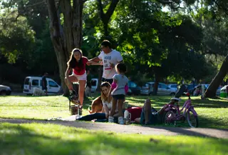Liburan yang berkesan sekaligus bermakna untuk anak (Foto: Unsplash)