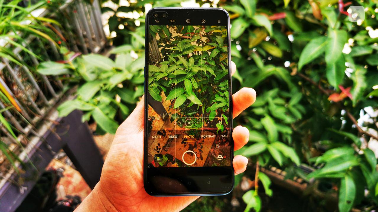 Tampilan Antarmuka Aplikasi Kamera di Realme X3 SuperZoom.