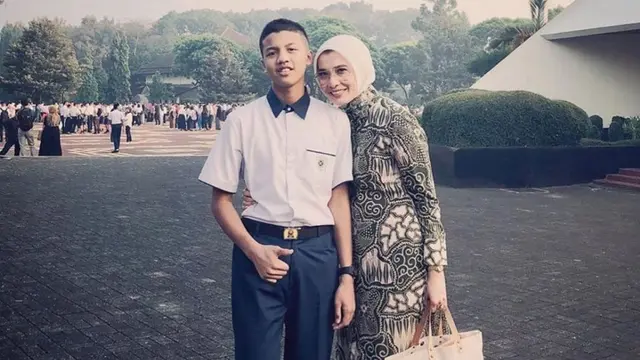 Anak Artis yang Belajar Di Pesantren