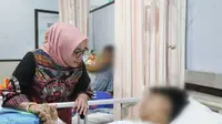 Menteri PPPA Arifah Fauzi Temui Korban Ponpes Al-Khoziny di Sidoarjo Jatim