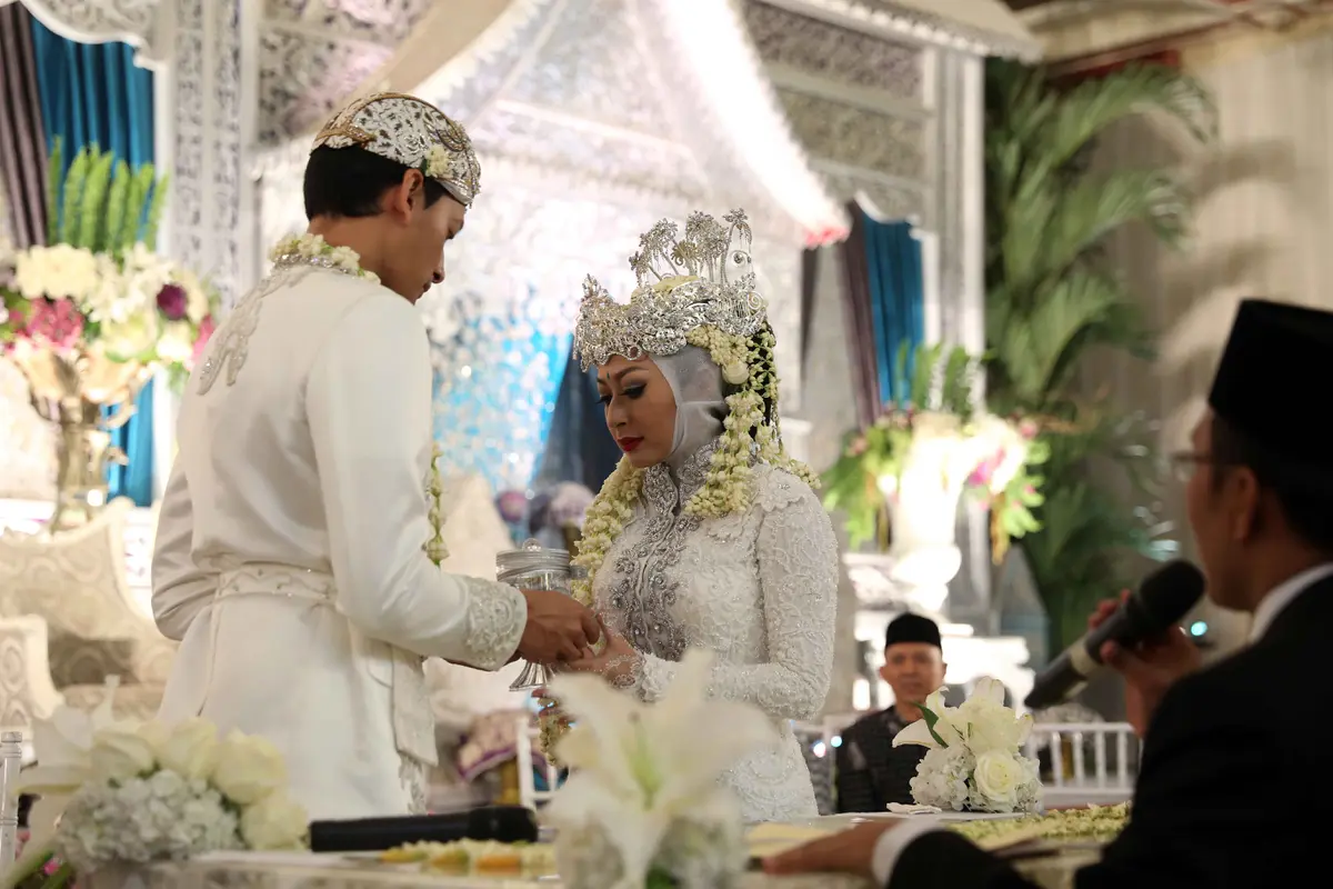 Fedi Nuril dan Vanny Widyasasti