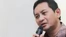 Kekecewaan Udar Pristono lantaran merasa pencopotan dirinya dilakukan sepihak oleh Gubernur DKI Jakarta, Rabu (21/5/14). (Liputan6.com/Faizal Fanani)