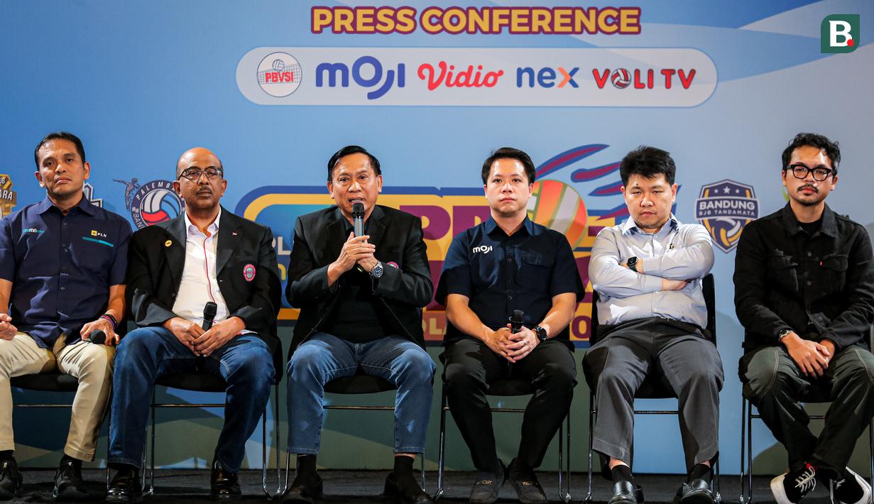 Elang Mahkota Teknologi (Emtek) Group terus berkomitmen terhadap dunia bola voli nasional. Melalui Moji dan Vidio akan menyiarkan PLN Mobile Proliga 2025. (Bola.com/Bagaskara Lazuardi)