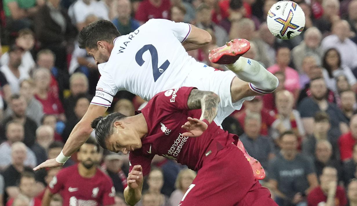 Namun, Nunez dan kolega tak mampu mengoyak jala gawang The Eagles yang dijaga oleh Vicente Guaita hingga berakhirnya babak pertama. Malahan, The Reds harus tertinggal 0-1 usai dikejutkan dengan gol serangan balik Wilfried Zaha pada menit ke-32. (AP/Jon Super)